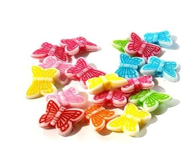 Pack of 140 Assorted Plastic Spacer Butterfly Beads. 11mm x 14mm Assorted Acrylic Charms. Beautiful Animal Theme Jewellery, Art and Crafts £4.59
