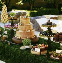You can have some of the greatest wedding ideas, decorations or food but if they are not presented in an equally great way they lose almost all of their charm.